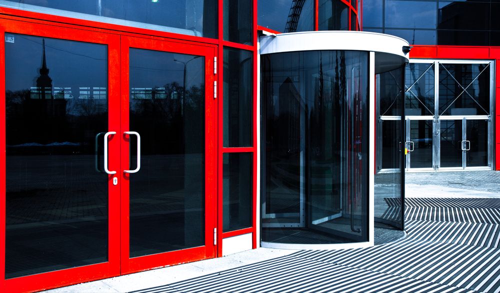 What To Look For In A Commercial Glass Service Company