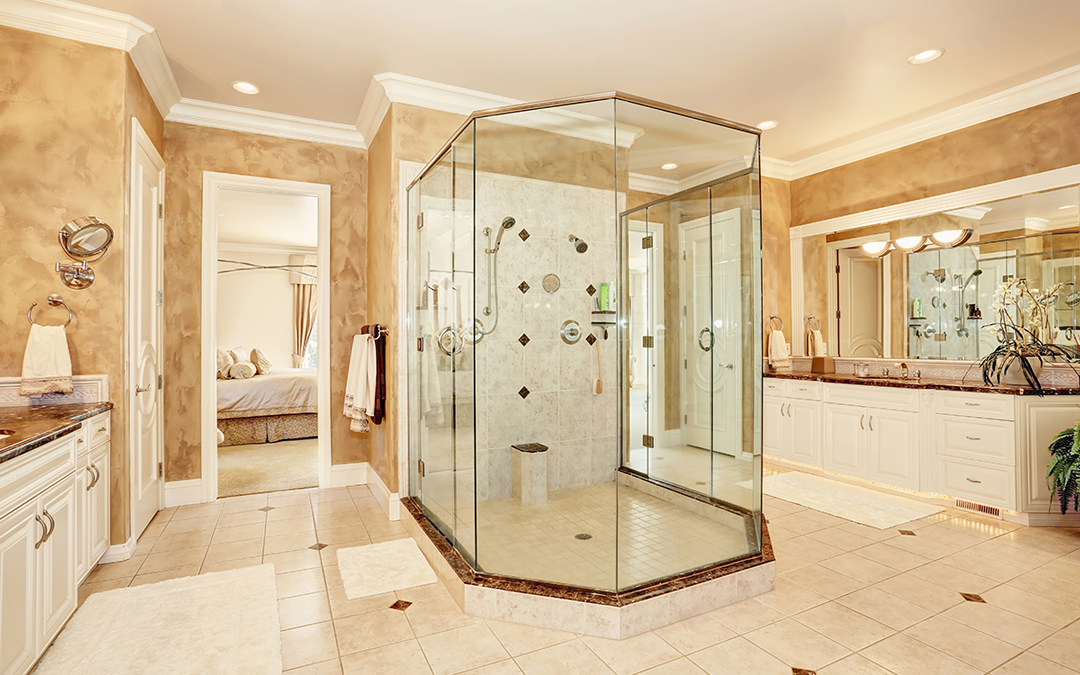What Do Custom Glass Showers Offer for Your Bathroom?